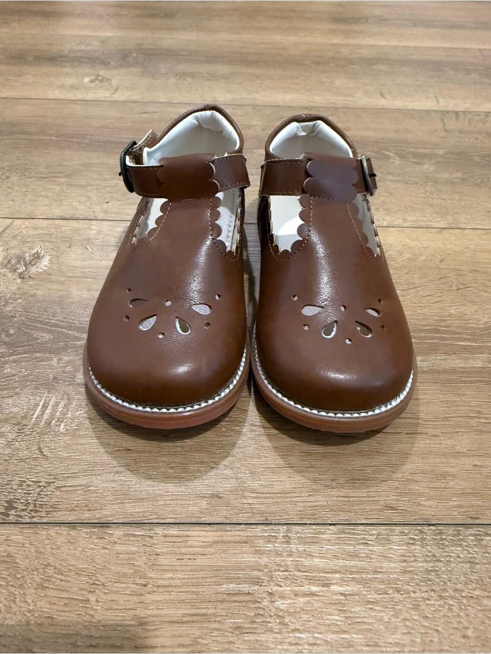 🎀 3/$30🎀 Felix & Flora Brown Scalloped Mary Jane Shoes Size 9 NWOT